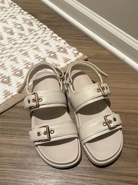 Madden Girl Women's Cream Buckle Strap Sandals